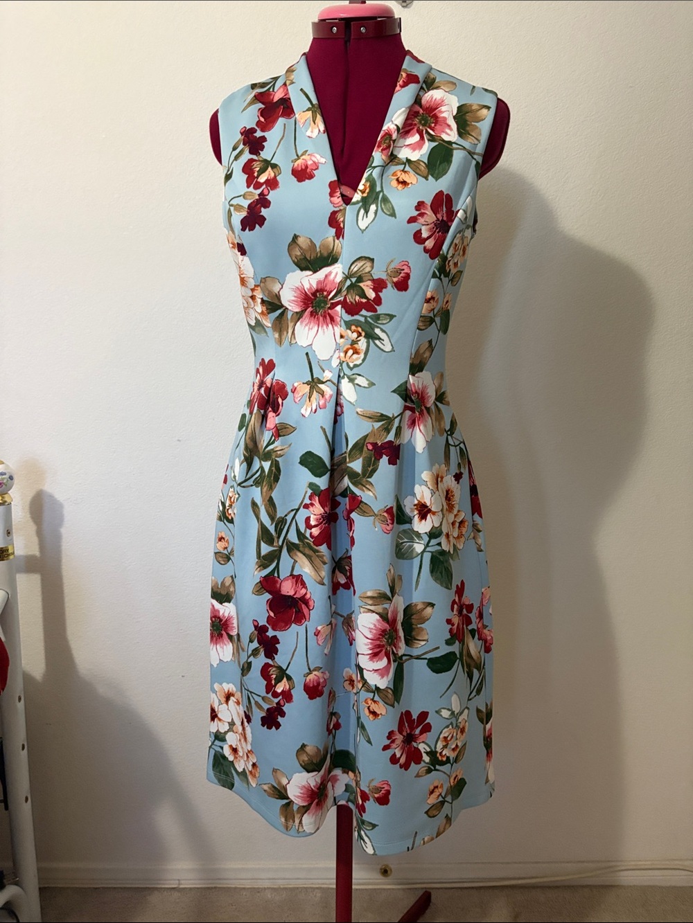 ENFOCUS STUDIO size 6 sleeveless V-neckline midi vibrant floral dress 2 pockets
